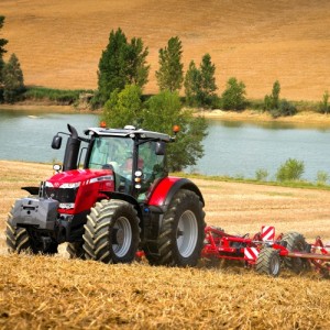 Massey_8700_Working