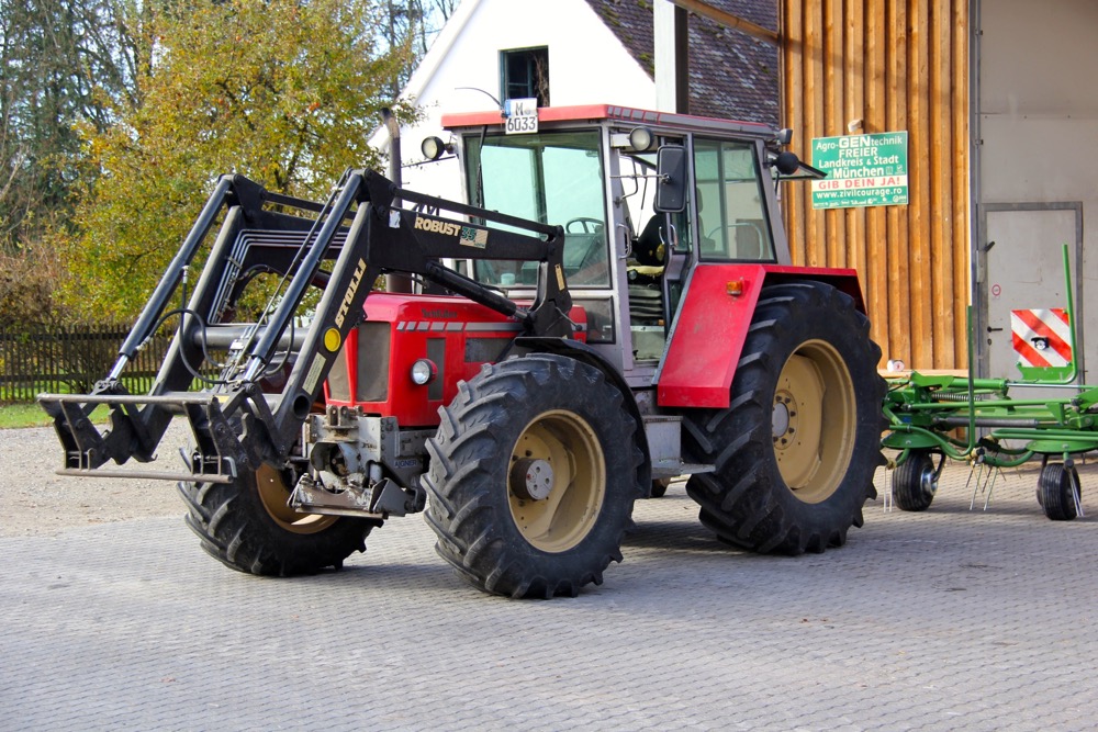 This older Schlüter tractor is kept in top-notch condition by an employee who has a passion for the brand. It’s just one of a large number of machines in the farm fleet.