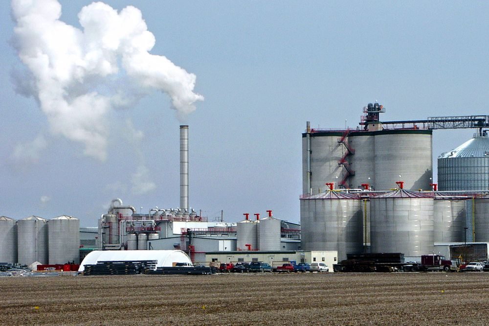 Cornstate senators seek Trump meeting as biofuel changes loom