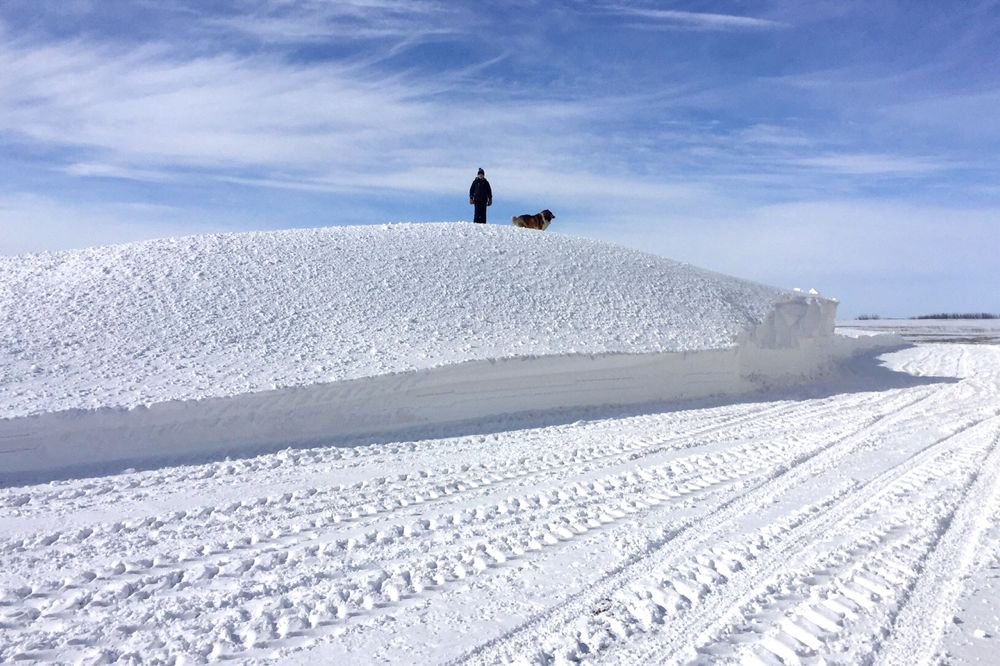 Southeastern Saskatchewan’s accumulated snowpack, as shown here east of Weyburn on March 9, i expected to lead to above-normal runoff in the area. (Leeann Minogue photo)
