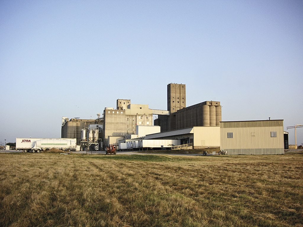 Horizon Milling’s flour milling assets, such as its Fort Worth-area mill shown here, have been tapped to become part of a new joint venture, Ardent Mills, between Cargill, ConAgra and CHS. (CHSInc.com)
