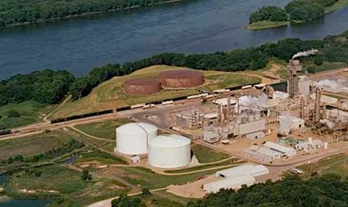 Rentech Nitrogen, whose East Dubuque fertilizer plant is shown here, is set to be sold to fellow nitrogen producer CVR Partners. (RentechInc.com)
