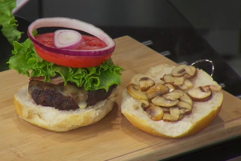 Loveday mushrooms on a 2016 episode of TV cooking show “Great Tastes of Manitoba.” (Great Tastes of Manitoba video screengrab via YouTube)
