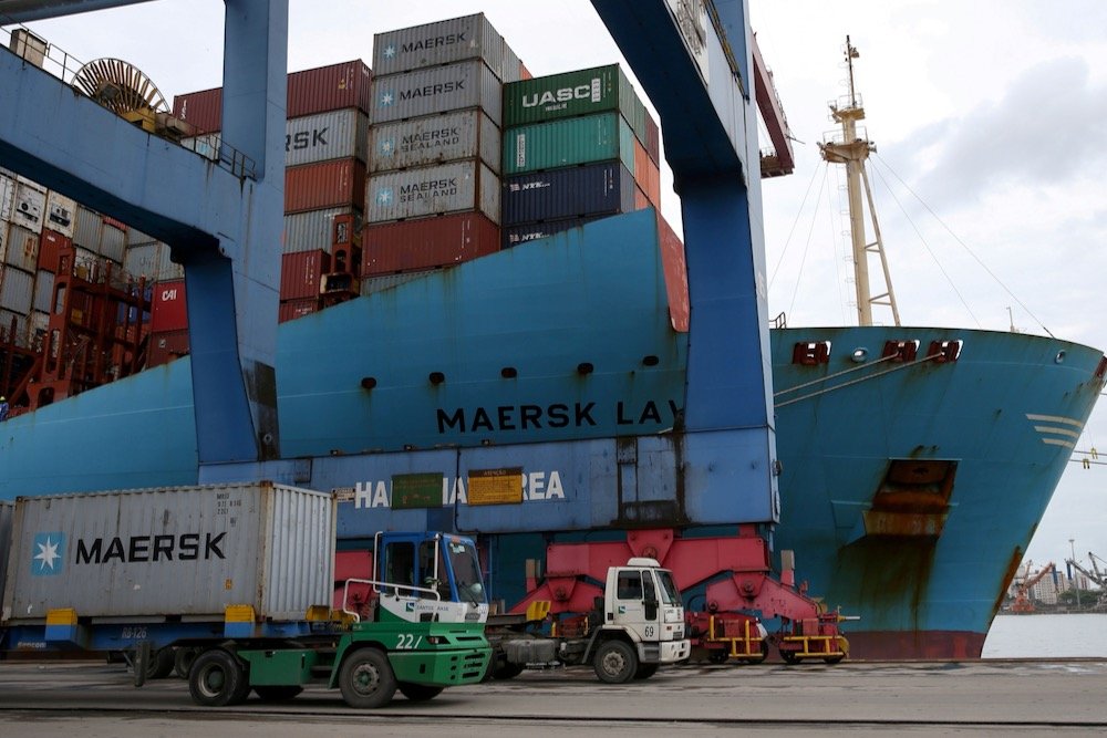 A Maersk ship and containers are seen at Brazil’s port of Santos on Sept. 23, 2019. (File photo: Reuters/Amanda Perobelli)
