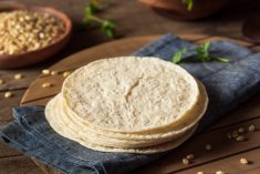 Around 20 per cent of Mexico&#8217;s corn imports from the U.S. are white corn, used to make food products such as tortillas. (Bhofack2/iStock/Getty Images)
