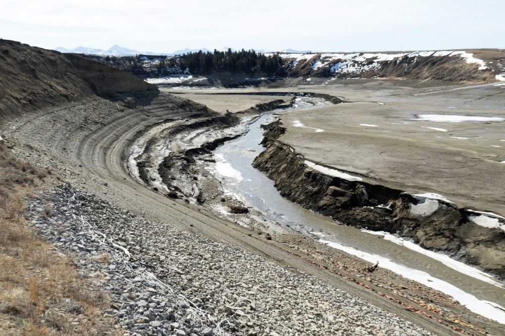 A view of Oldman River which flows into the Oldman Reservoir, which according to local news media is at its lowest point in 30 years, near Pincher Creek, Alberta, Canada March 15, 2024.  REUTERS/Todd Korol
